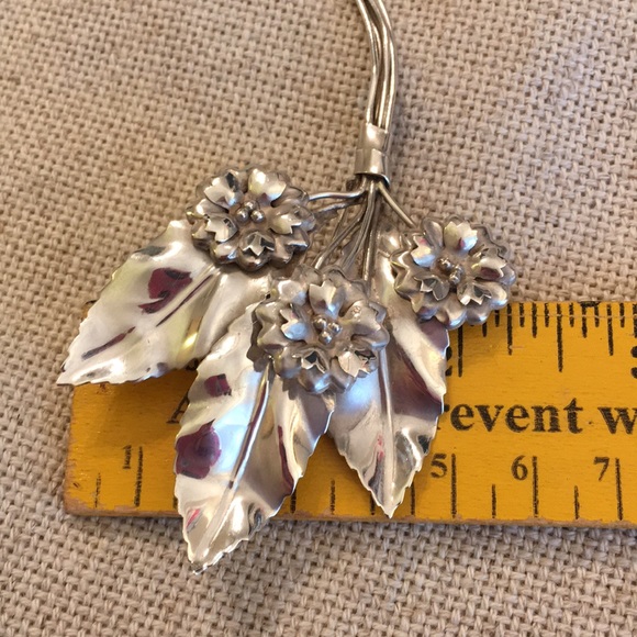Vintage Sterling Silver Floral Bouquet Flower Pin - Picture 11 of 14